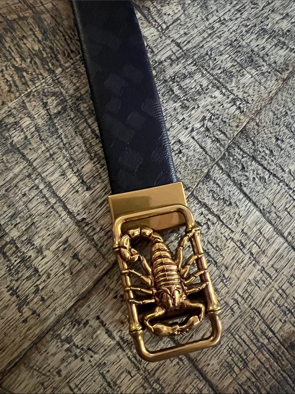 Black Leather Belt with Gold Scorpion Buckle - Men's Accessory - Picture 4 of 6